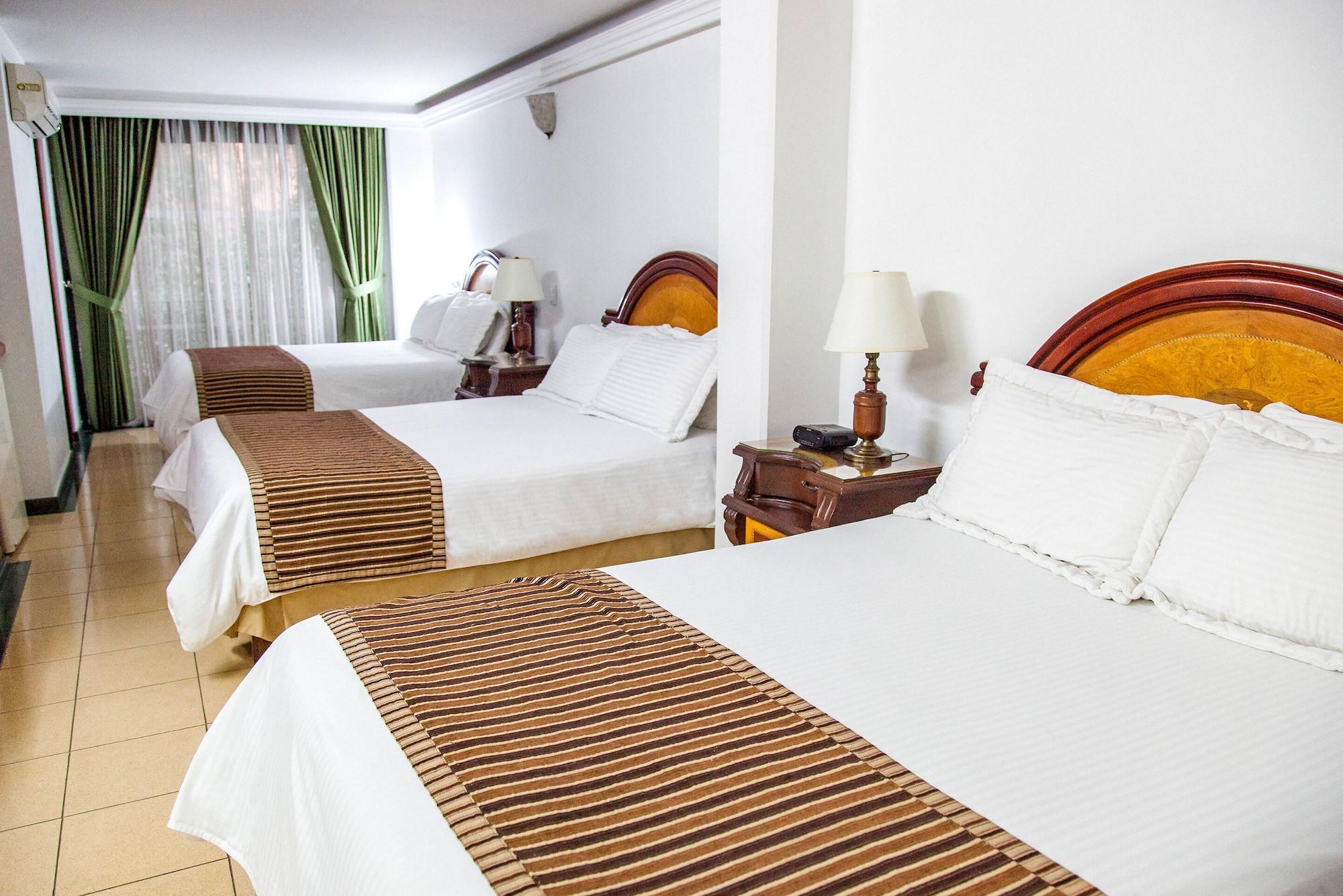 Hotel Casa Laureles เมเดยิน ภายนอก รูปภาพ