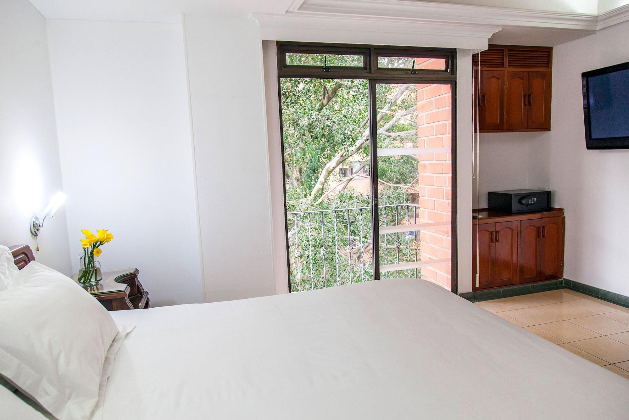 Hotel Casa Laureles เมเดยิน ภายนอก รูปภาพ
