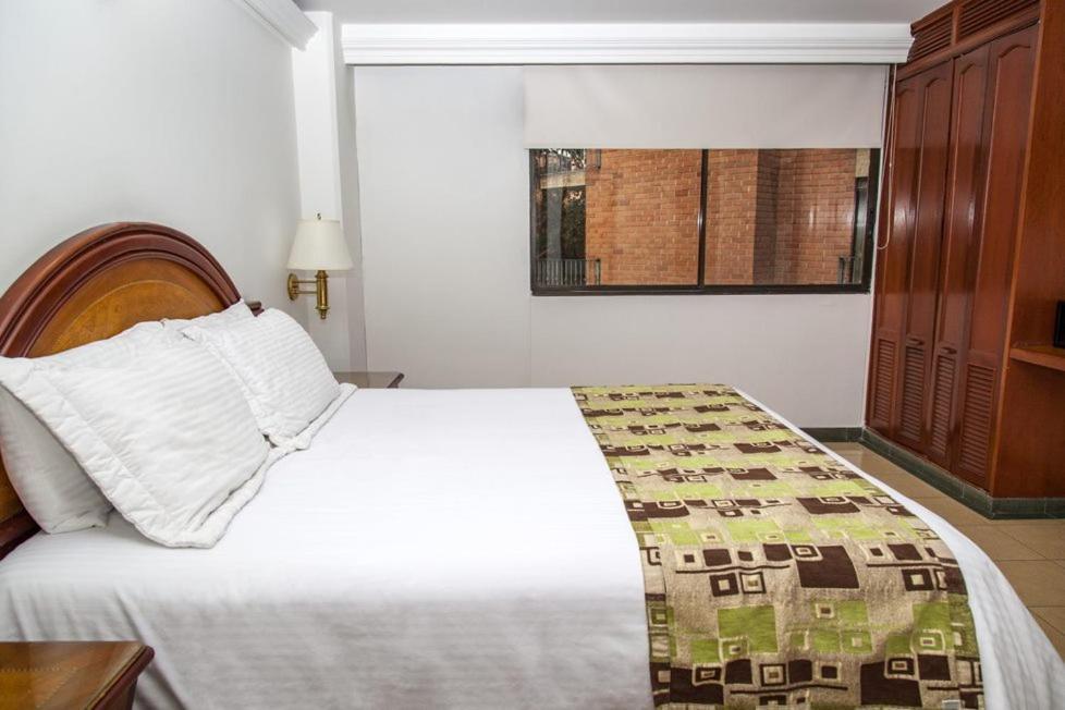 Hotel Casa Laureles เมเดยิน ภายนอก รูปภาพ
