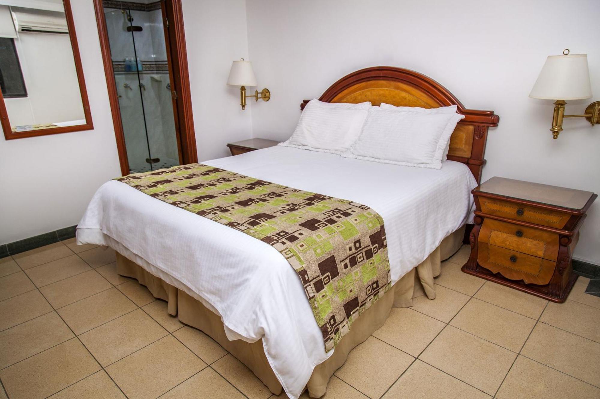 Hotel Casa Laureles เมเดยิน ภายนอก รูปภาพ