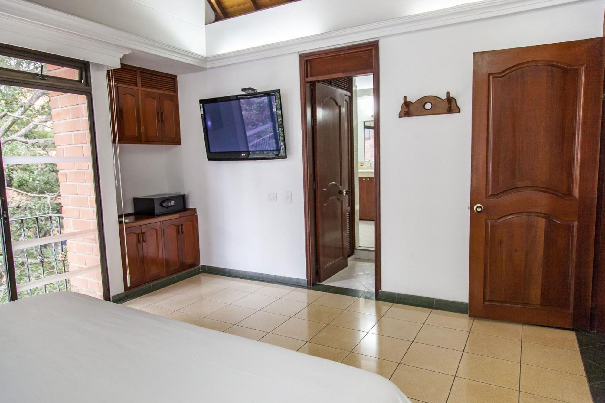 Hotel Casa Laureles เมเดยิน ภายนอก รูปภาพ