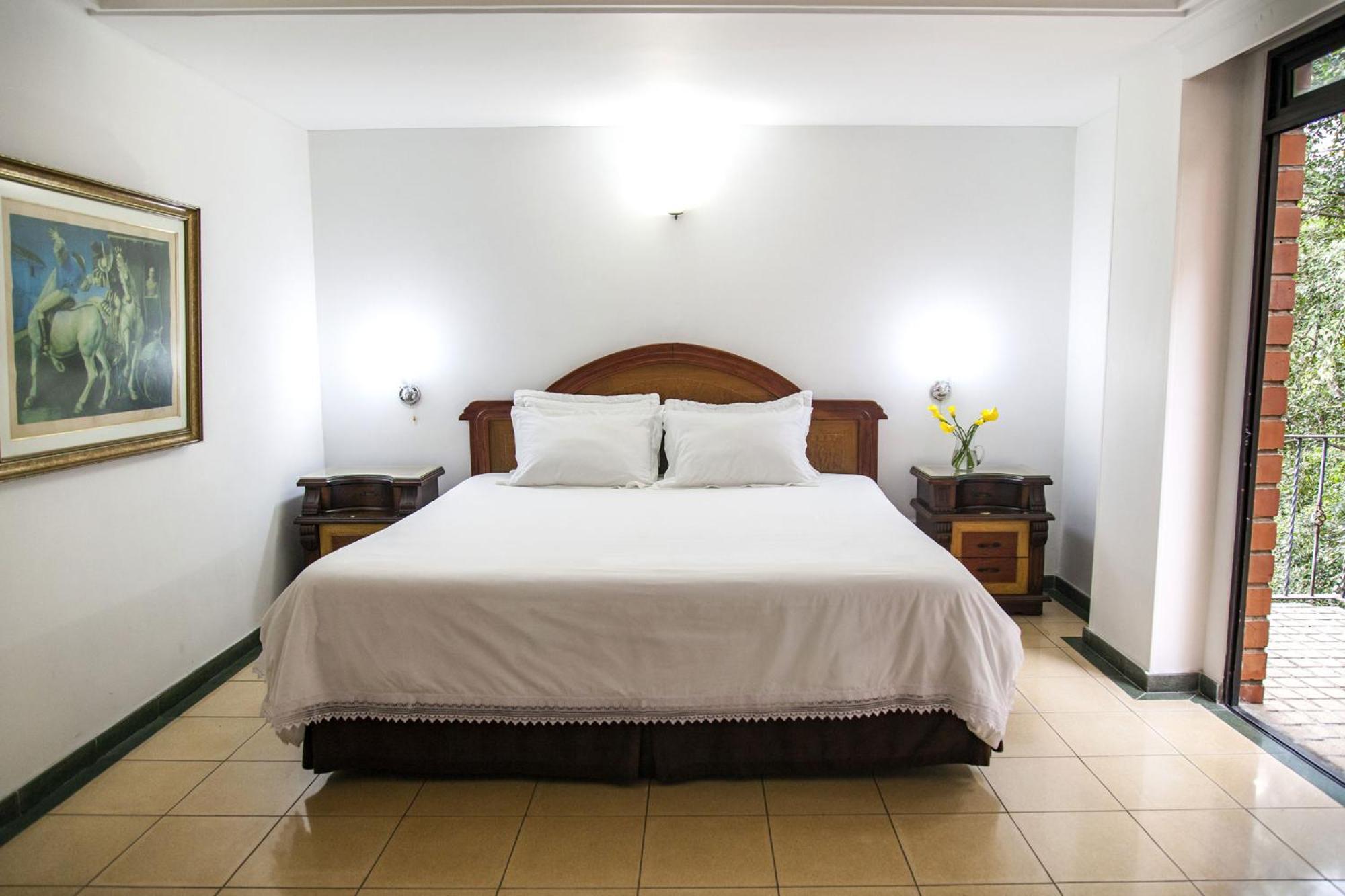Hotel Casa Laureles เมเดยิน ภายนอก รูปภาพ