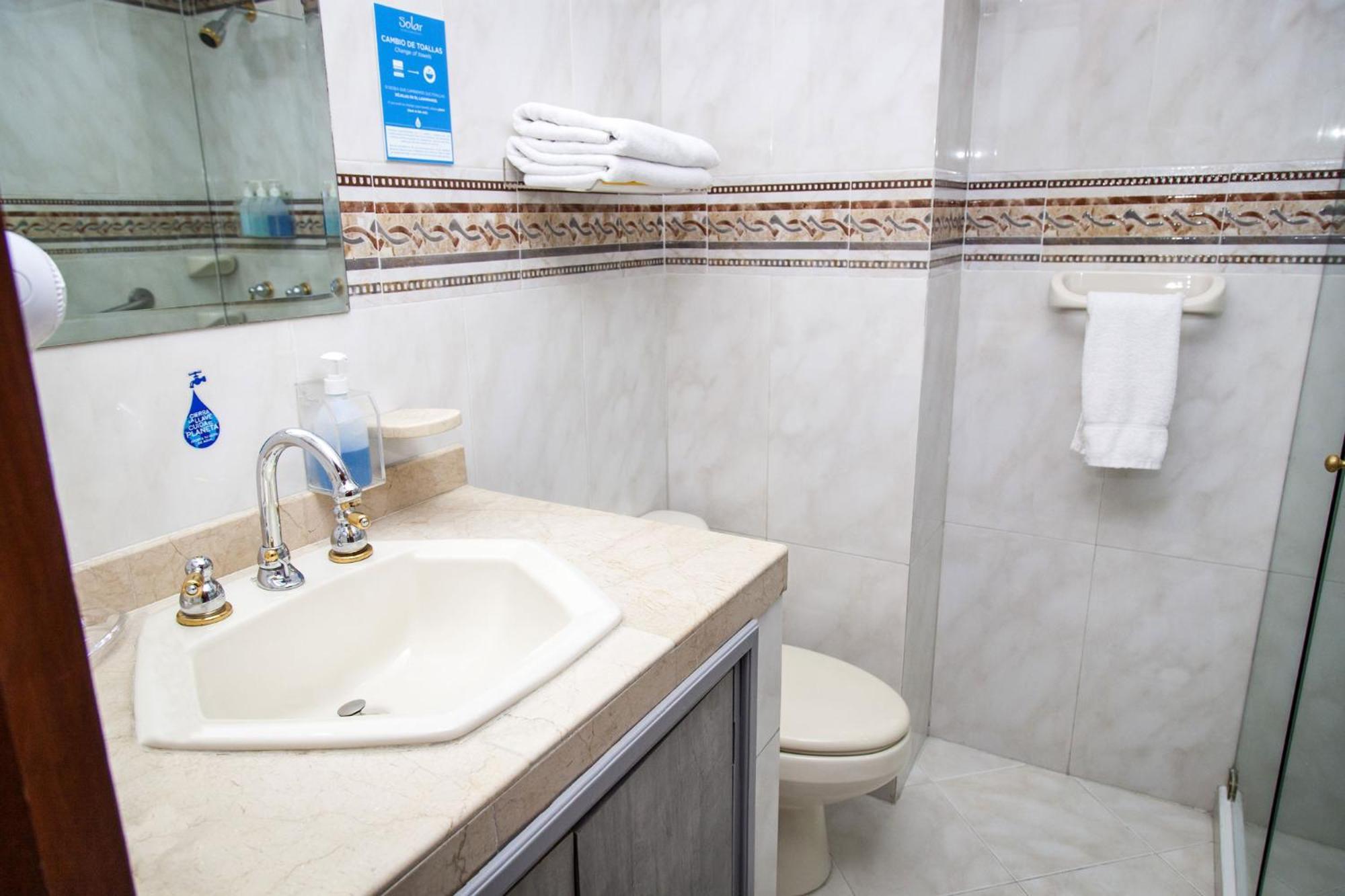 Hotel Casa Laureles เมเดยิน ภายนอก รูปภาพ