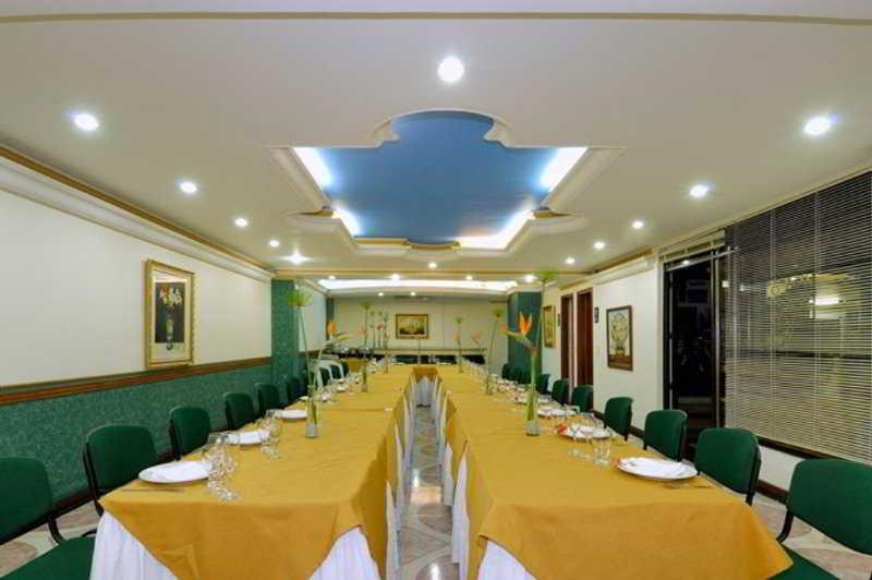 Hotel Casa Laureles เมเดยิน ภายนอก รูปภาพ